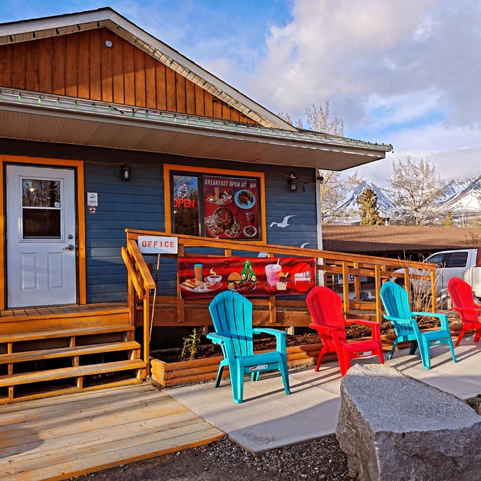 Cozy Corner Motel & Restaurant Haines Junction Luaran gambar