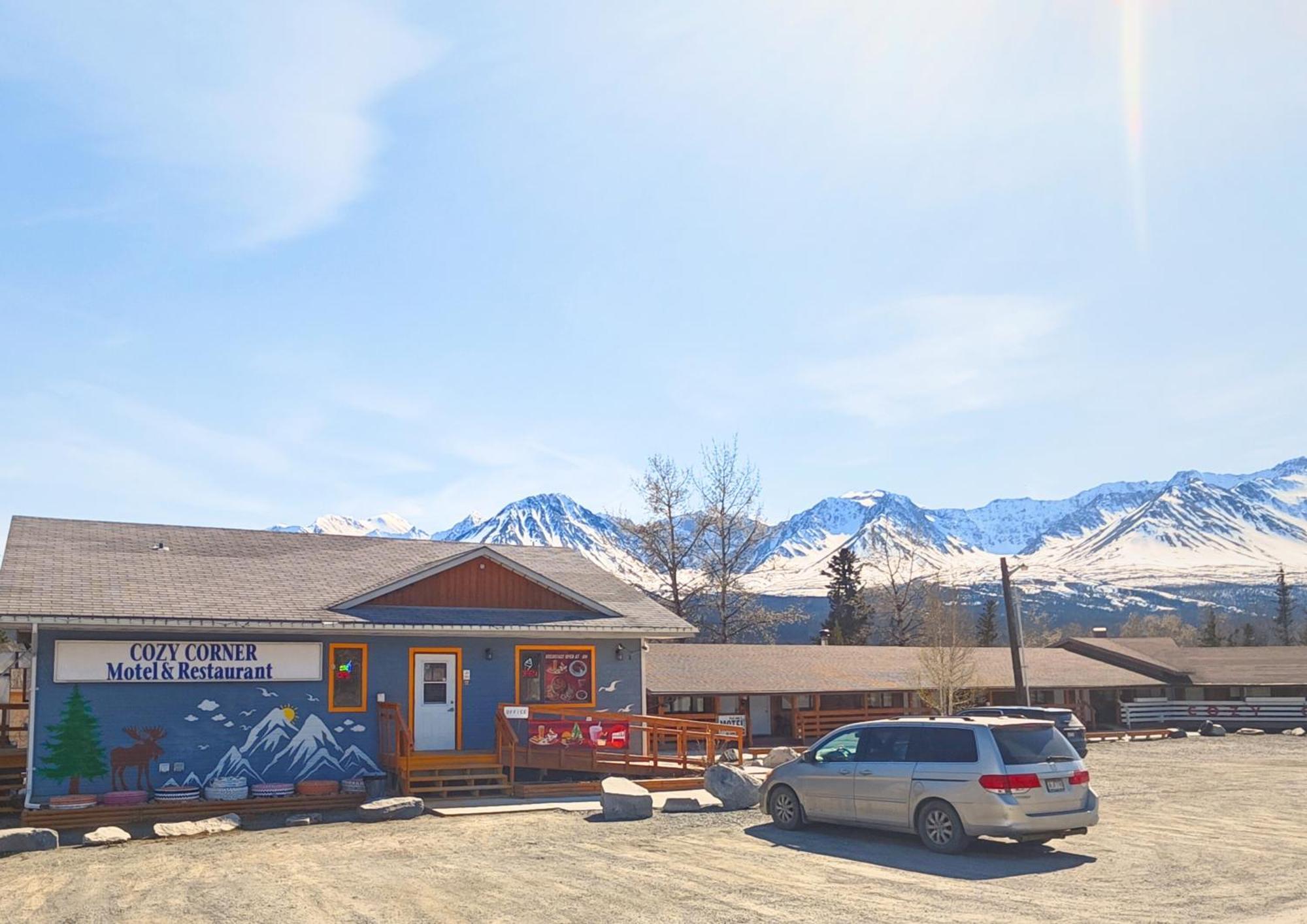 Cozy Corner Motel & Restaurant Haines Junction Luaran gambar